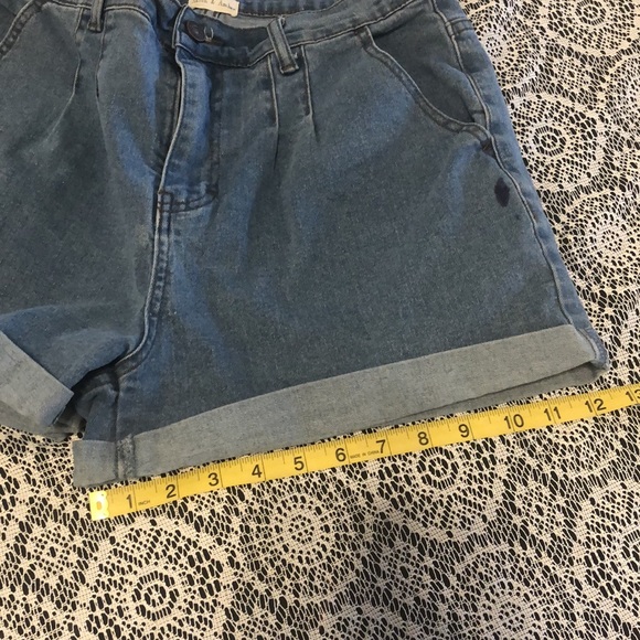 Aaron & Amber Denim Shorts Size Large Womens - Picture 9 of 9